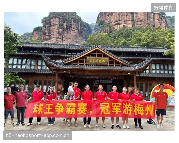 米兰离开梅州复职：从“球王”到“梅州老兵”的传奇之旅